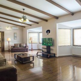 Penthouse Apartment with Panoramic Views