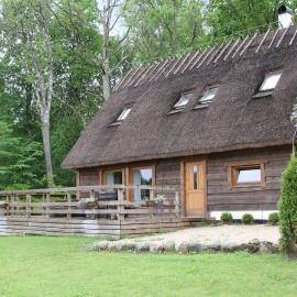 Tammeveski Holiday House, hotel i Kobruvere