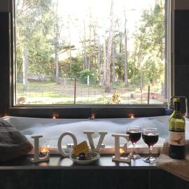 Spa Suites at RAVEN, hotel in Hepburn Springs