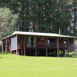 Hawke Brook Chalets, Hotel in Pemberton