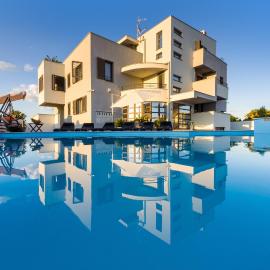Apartments Menalo, hotel in Zaton