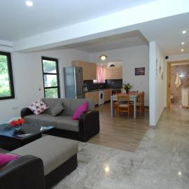 Salakos Mountain View Home، فندق في سالاكوس