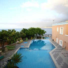 Ormos Atalia, hotel sa Balíon
