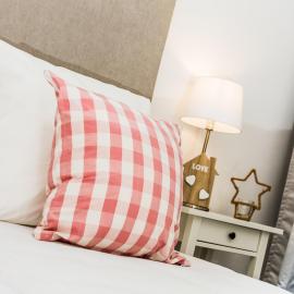 Apartamentos Cornellalux 2, hotel a Cornellà de Llobregat