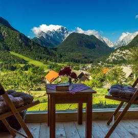 Mountain view Glamping, hotel a Dovje