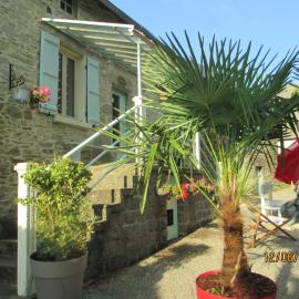 Pura Vida, hotel i Beynat