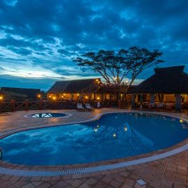 Lake Ndutu Luxury Tented Lodge, hotel v destinaci Sinoni