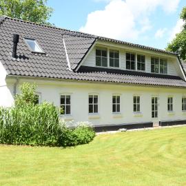 Wonderful farmhouse, hotel en Vorbasse