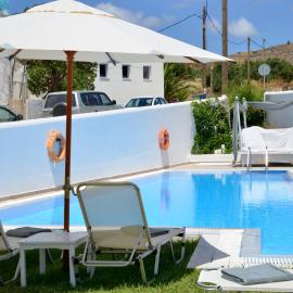 Moschoula Studios, hotel u gradu 'Adamas'