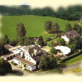 Viesnīca Hotel Waldschloss pilsētā Bādkamberga