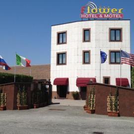 Hotel Motel Flower: Novi Ligure'de bir otel
