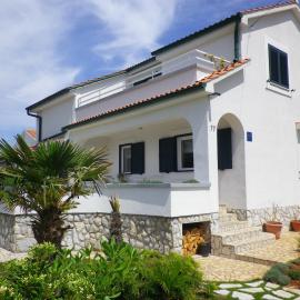 Apartments Marinovic, hotel in Brzac