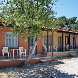 Pefka Rooms, hotel in Mytilini