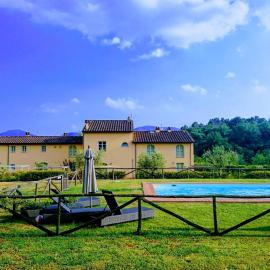 SunnySide Pool and relax in Lucca hills