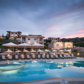 Baywatch Hotel, hotel em Chrani