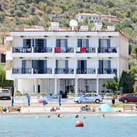 Hotel Blue Sea، فندق في تيروز
