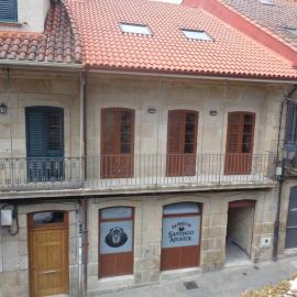 Albergue Parroquial Santiago Apostol de Redondela, hotel v destinaci Redondela