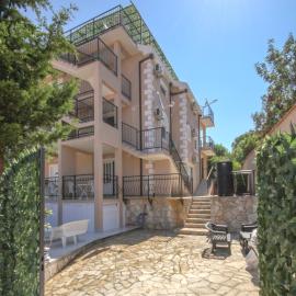 Apartments Bellavista, hotel in Luštica