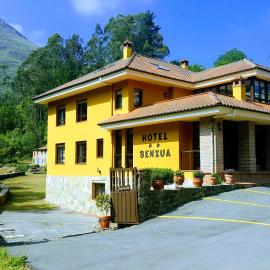 Hotel Benzua, готель у місті Villanueva de Ardisana