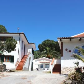 Podere L'Isolella, hotel a Lacona