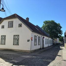 Arens rent Kohtu 2A Apartment