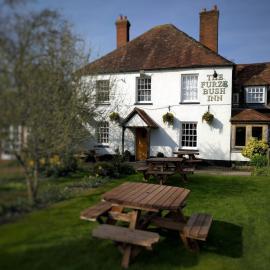 The Furze Bush Inn โรงแรมในนิวเบอรี