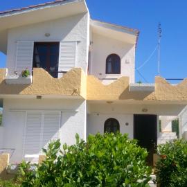 Sunset Beach Studio, hotel a Kremasti