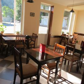 Tvishi Guest House: Tsʼageri şehrinde bir otel
