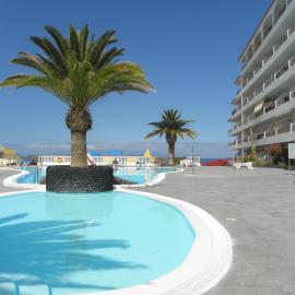 Beach Apartment with Ocean View La Arena, hotel in Puerto de Santiago