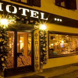 Hotel Posta, hotel u gradu Sapada