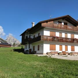 ATTICO Lodge, отель в Кортина-д'Ампеццо