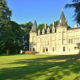 Château de Varambon - chambres d'hôtes et séminaires d'entreprise, hotel em Varambon