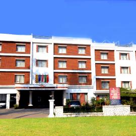 Viesnīca The Hotel Airport pilsētā Vadodara
