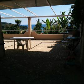 Varagoulis Giannis & Lenas Apartments, hotel en Paramonas