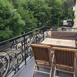 R and B, Hotel in Bordschomi
