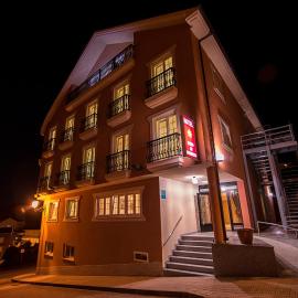 Hotel Porto do Barqueiro, готель у місті О'Баркьєро