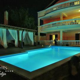 Apartmani Julija, hotel v destinácii Vodice
