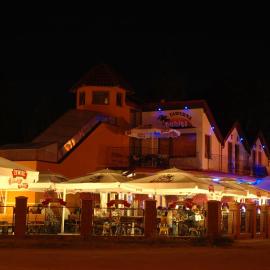 Pensjonat Tahiti, hotelli kohteessa Rowy
