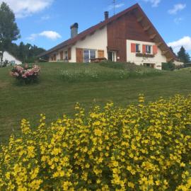 Au Charnet, hotel a Les Fourgs