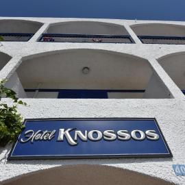 Knossos Hotel, ξενοδοχείο στο Τολό