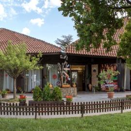 Motel Stari Hrast, hotel v destinácii Markovac