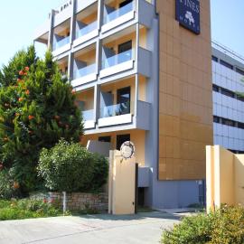 Pines Hotel, hotel v Atenah
