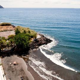 Beachfront apartment in paradise