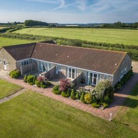 Harleys Court Self catering holiday cottages, hotel in Somerton