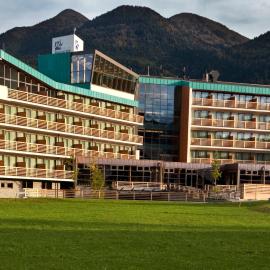 Bohinj Eco Hotel، فندق في بوينج