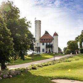 SCHLOSS RANZOW - kleines Romantik Hotel - Wellness - Golfplatz - Hochzeiten & Feiern、レーメのホテル