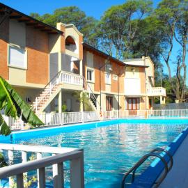 Casa Di Aqua Apart Hotel, hotel u gradu 'Concordia'