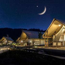 Glamping Olimia Adria village, hotel v destinácii Podčetrtek