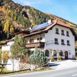 Sonnenhof - Apartments & Zimmer, Hotel in Kaunertal