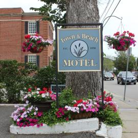 Town & Beach Motel, hotel v destinaci Falmouth